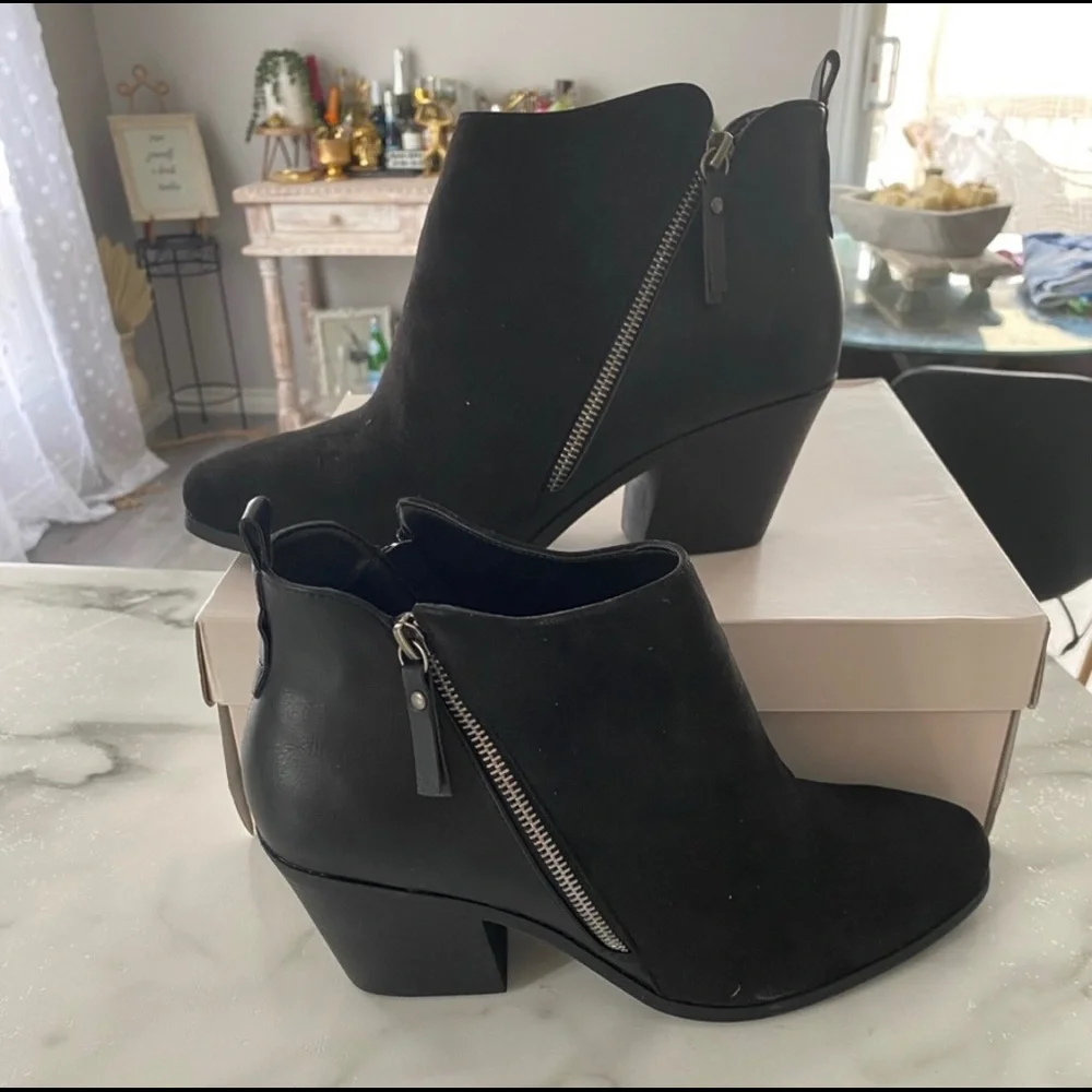 Just Fab Black Booties - Picture 1 of 3